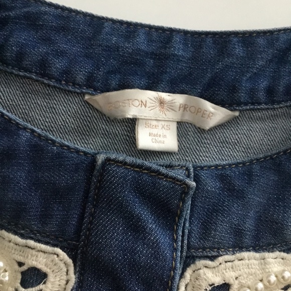 LOVELY BOSTON PROPER DENIM CROP VEST - Picture 9 of 10